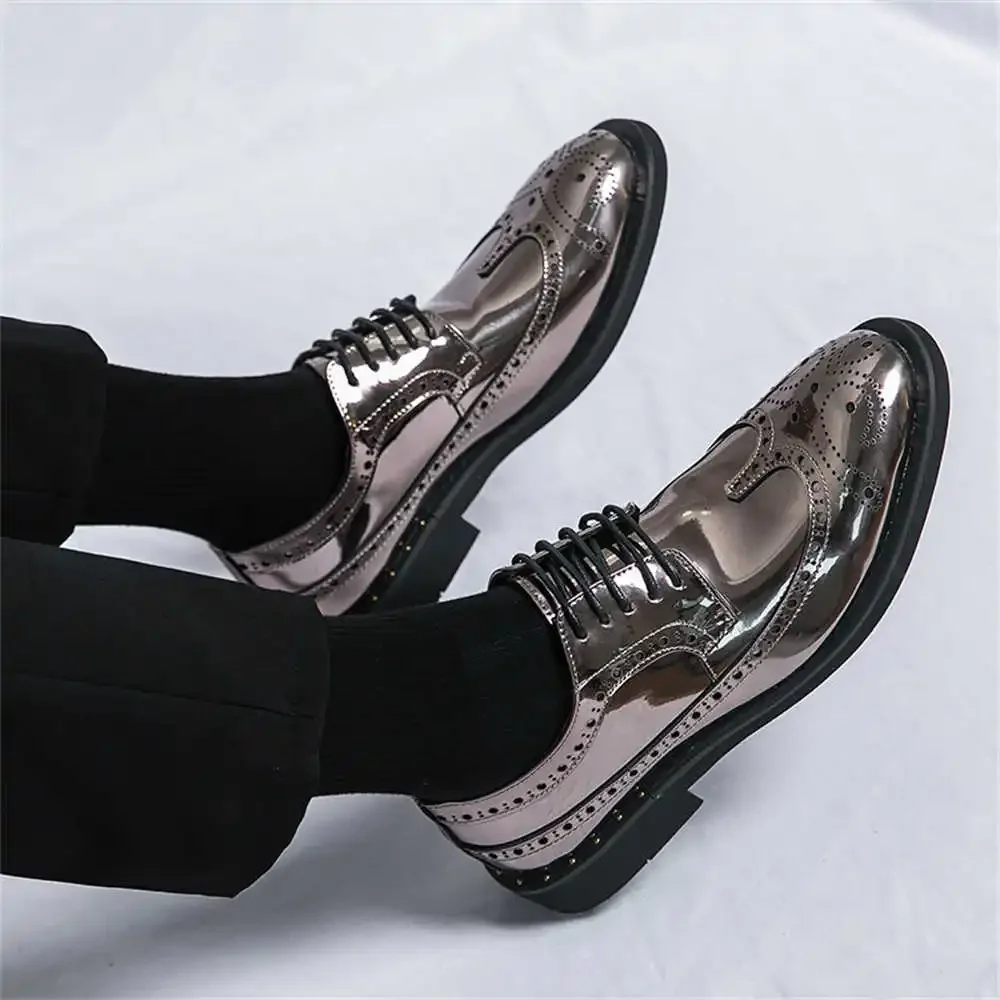 Taglia 44 Quinceanera Gold Gym Heels Dress Shoes Uomo Red Wedding Shoes Sneakers Sport Retro Small Price Sneekers High-End