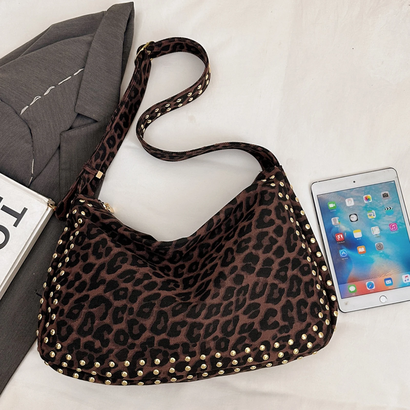 Canvas Rivet Shoulder Bag Leopard Print Trendy Crossbody Bag Large Capacity Metal Stud Sling Bag Commute Bag