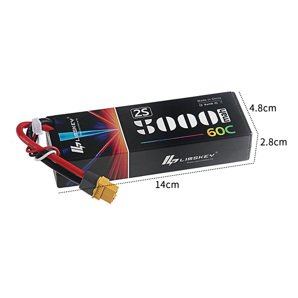 Gros plan sur les câbles et connecteurs XT60 et T de la batterie Lipo 2S 7.4V pour RC.