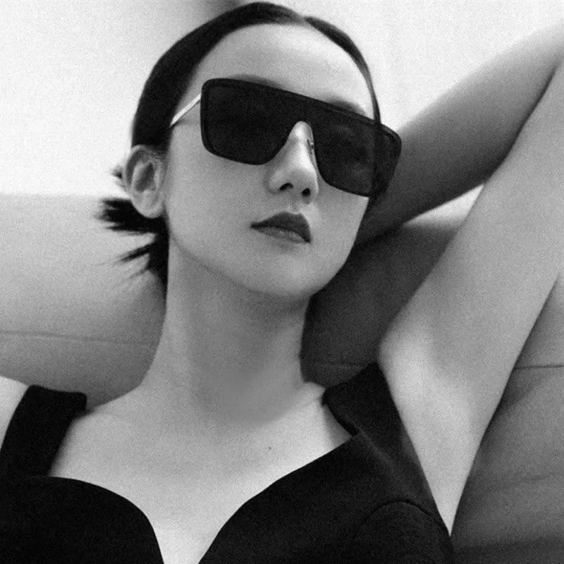 

2023 Fashionable oversized square sunglasses for women's lampshade metal eye mask Uv400 protective sunglasses