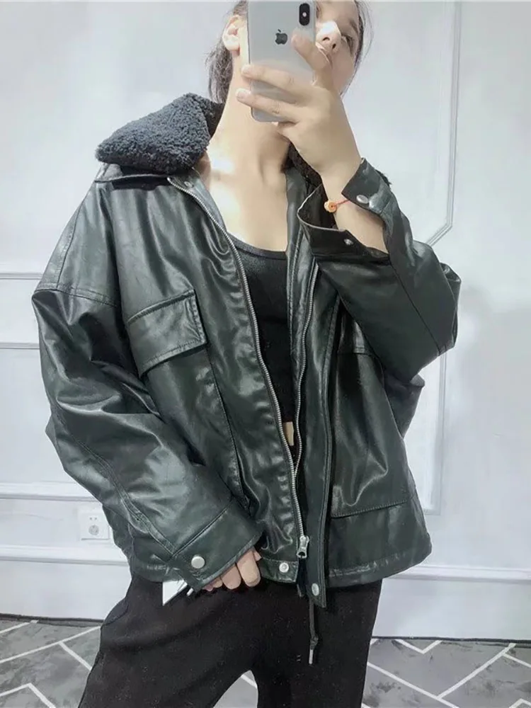 

BBWM 2022 Women Fall Winter Fashion Black Faux Leather Jacket Vintage Fur Lapel Female High Street Jacket