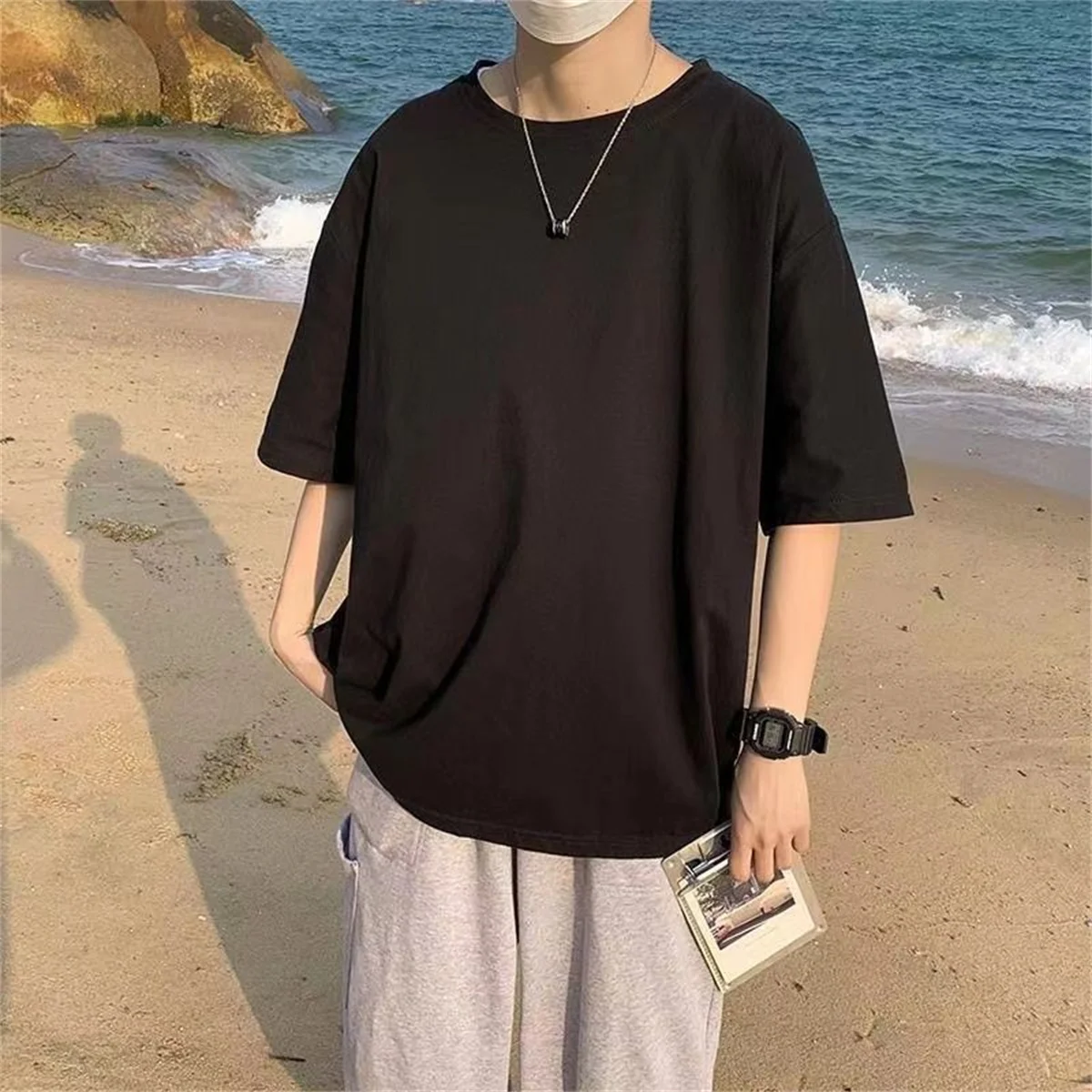 ตัวเลือกสินค้า เสื้อยืดผ้าโพลีเอสเตอร์ ใส่สบาย ดีไซน์เรียบง่าย สำหรับผู้ชาย