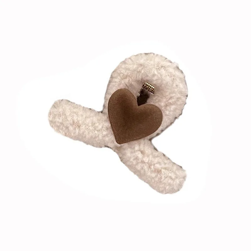 Рисунок 6 - Симпатичная плюшевая Заколка-краб