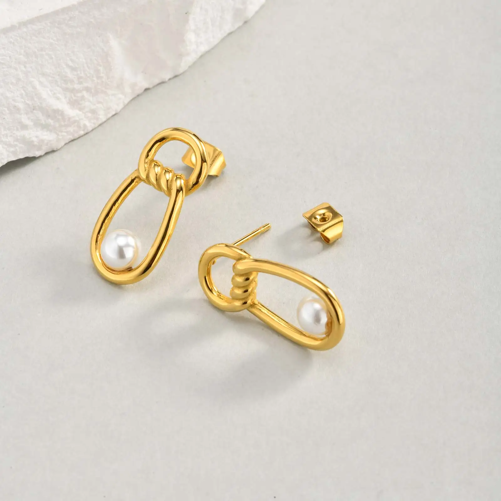 Mode Unregelmäßige Imitation Perle Ohrringe Edelstahl Geometrische Twist Textur Ohrringe für Frauen Erklärung Partei Schmuck – Detail 9