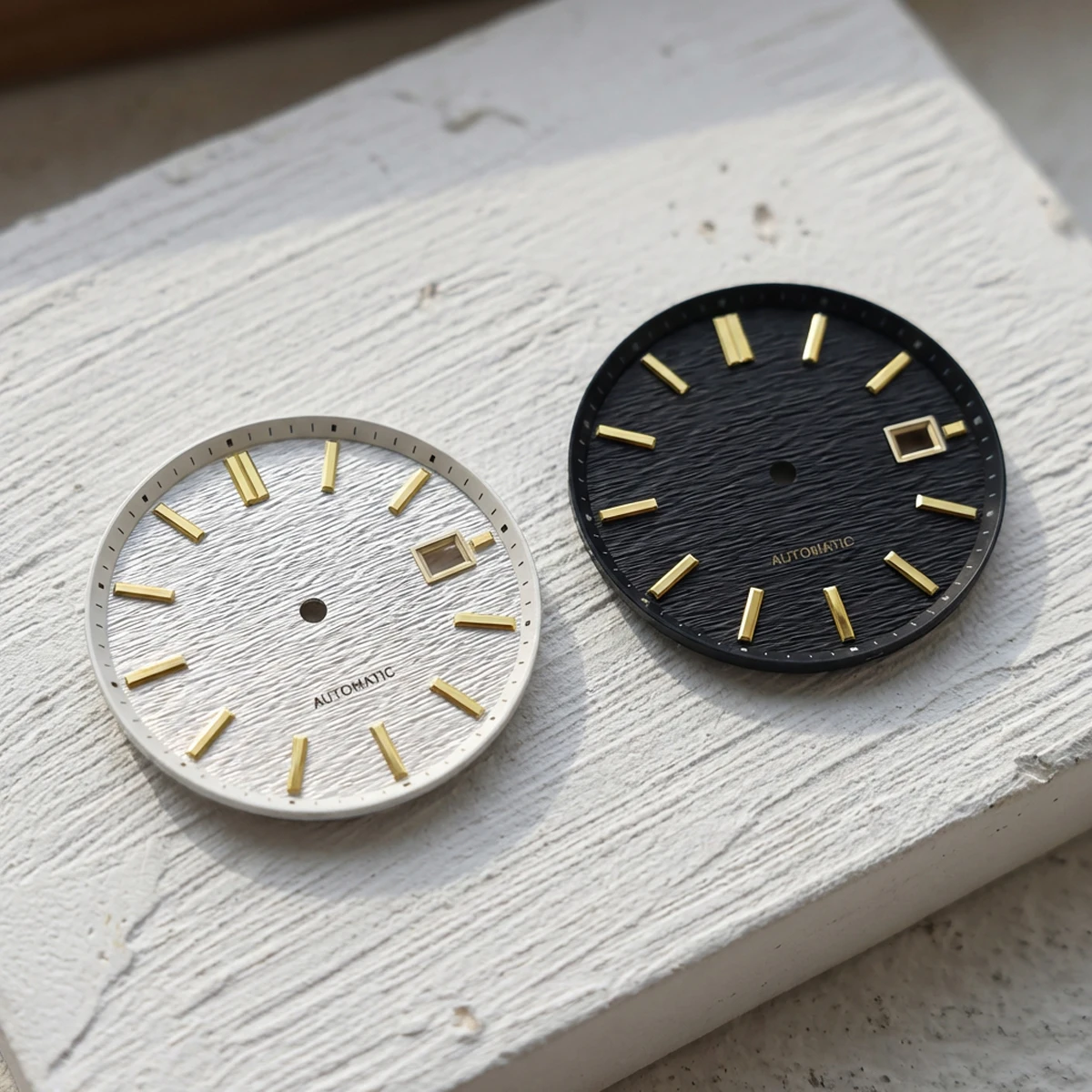 Elegant Transverse Stripe Textured Watch Dial - Grand Collection Edition