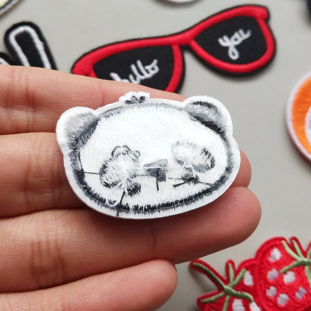 Fashion DIY Patches Cute animal Embroidery Patches for T-shirt Iron on  Child kids Appliques Clothes