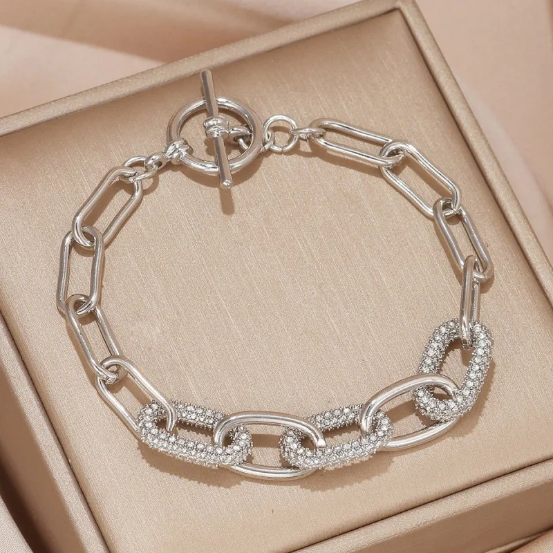 Exquisite Oval Diamond-Embedded Bracelet Simple Fashion Personalized Daily Versatile Jewelry Essential Elegant Fashion Access... - 2