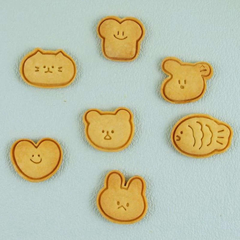 Description Picture 4 of itemCartoon Smiley Face Toast Biscuit Mould Bear Cat Fish Cookie Cutting Mold Fondant Cake Stamp Cookie Cutter Pastry Baking Tool