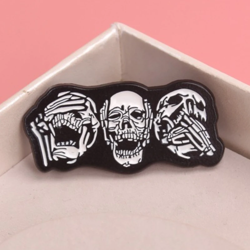 Gothic Totenkopf Emaille Pin – Punk Skelett Brosche für Halloween