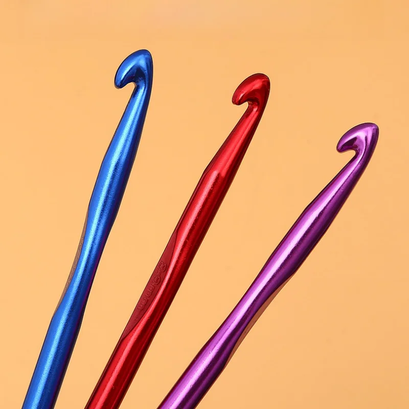 High Quality Colored Crochet Tool Hook DIY Set for Wool Yarn Doll Sweater Scarf Hand-Knitted