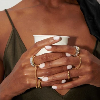 Vintage Hiphop Conjoined Chain Double-ring Rings for Women Inlaid Square Crystal Gold&silver Mix Color Rock Jewelry Accessories