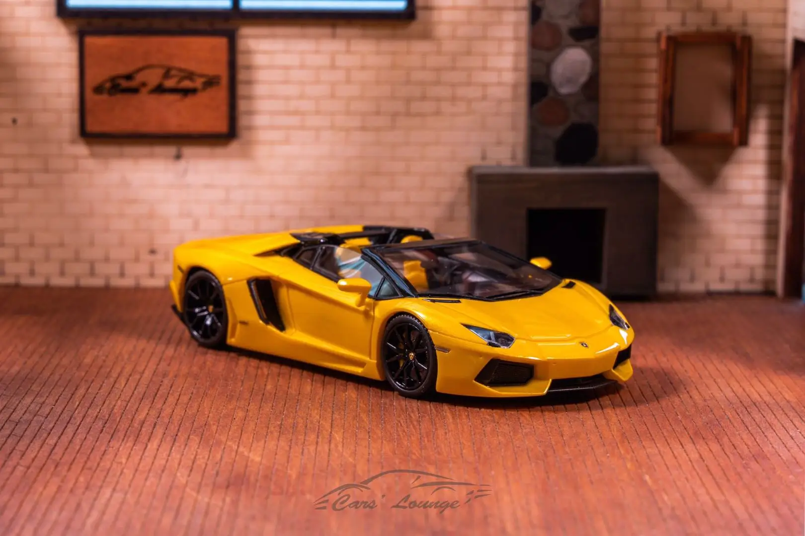 Cars' lounge 1:64 Aventador LP700-4 Roadster Resin Model Car