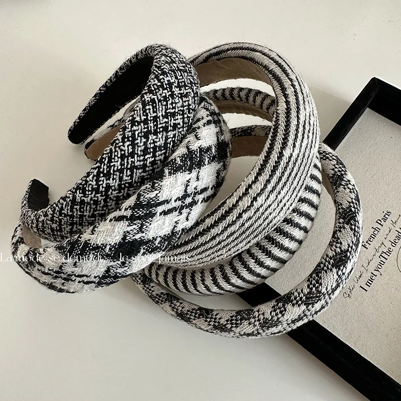 Stylish Thick Padded Wool Headband Black White Plaid Grid Wide Cross Puffy Hair Rope Stylish Winter Warm Women Hair Accessories аптечка дорожная white cross 20х13 см