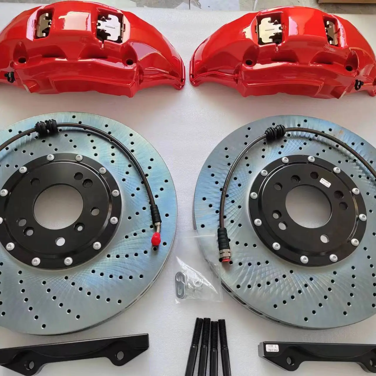 

High quality brake 10-piston calipers are suitable for Audi A6 C7 front wheels. With 420-440mm.