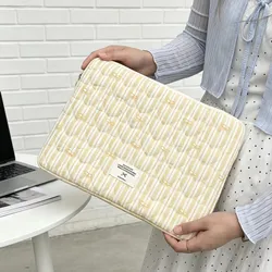 Elegant Quilted Shockproof Laptop and Tablet Sleeve - Stylish Protective Carrying Case - 13 - 14inch (YELLOW)