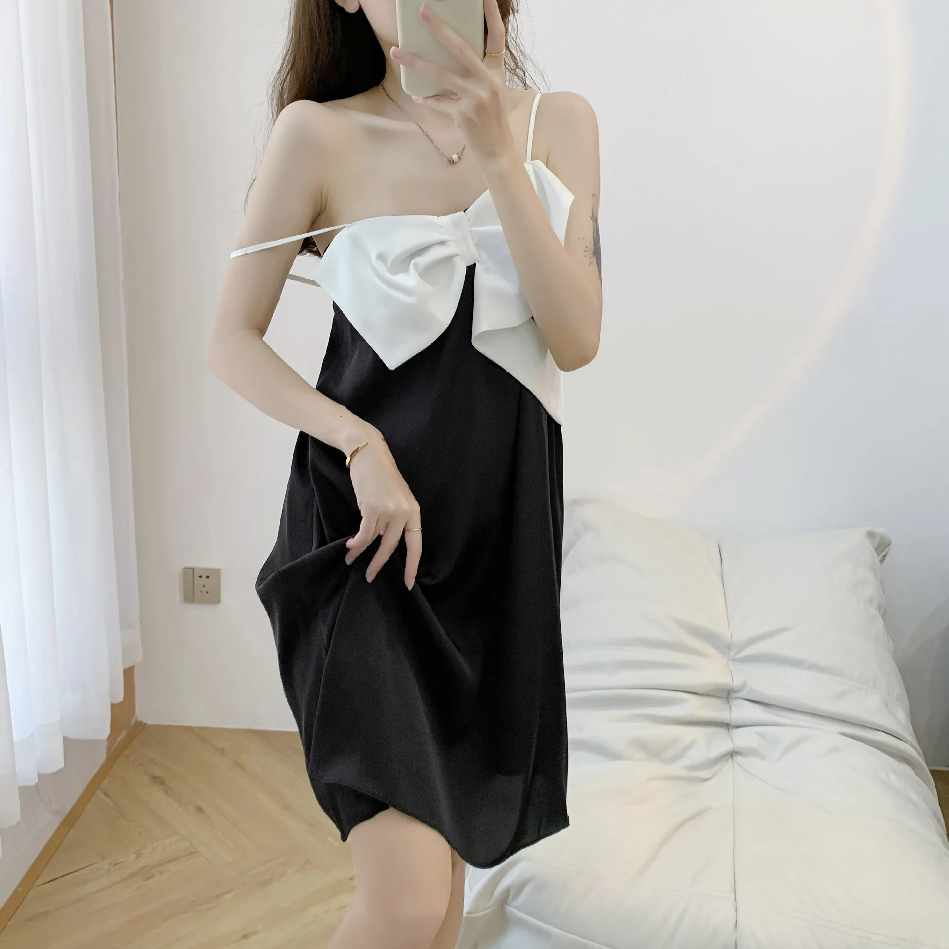 

Sexy Strap Bow Applique Nightgown Lady Gown Nightdress Summer Female Sleepwear Lingerie Nightwear Loungewear