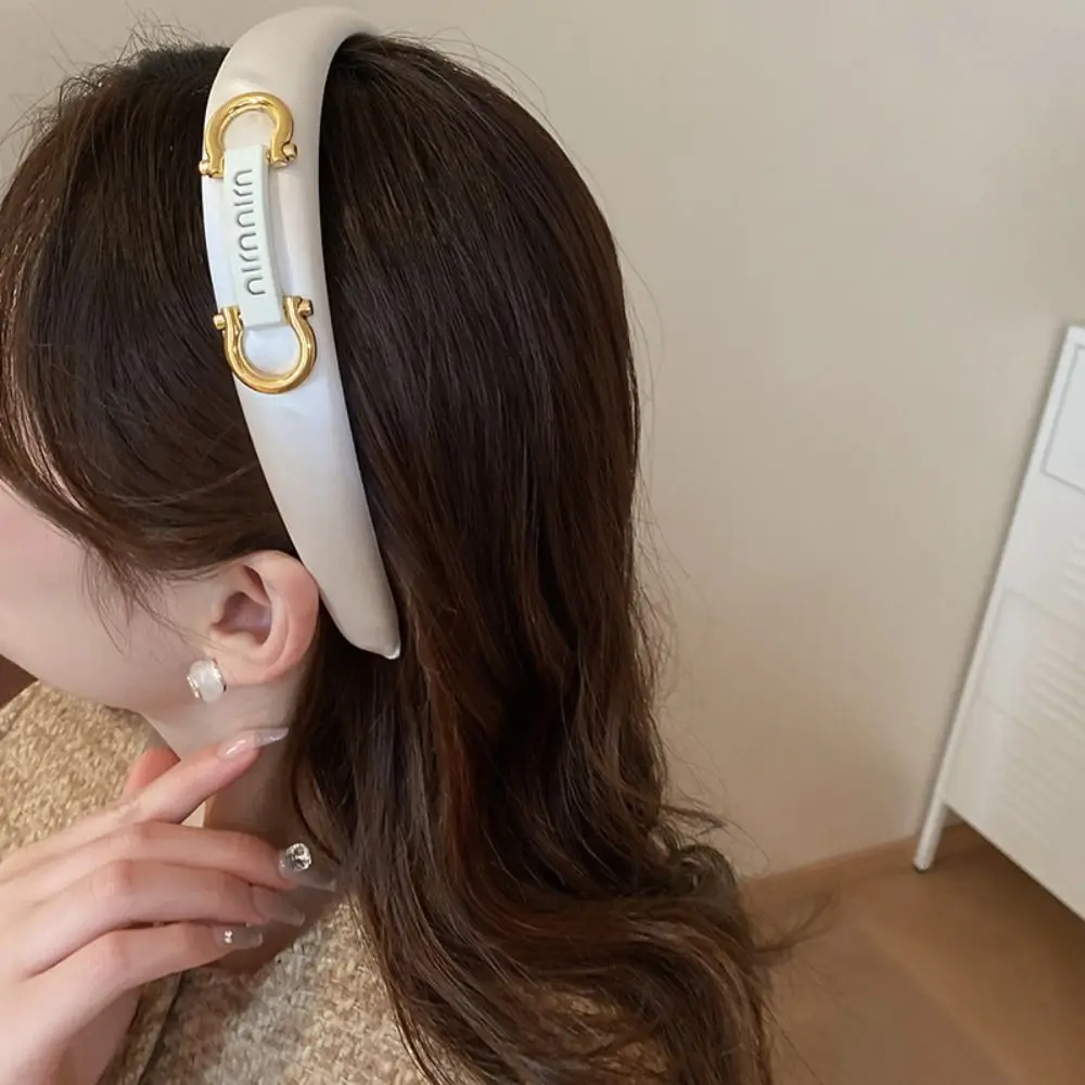 Рисунок 4 - Аксессуары для волос для женщин и девушек