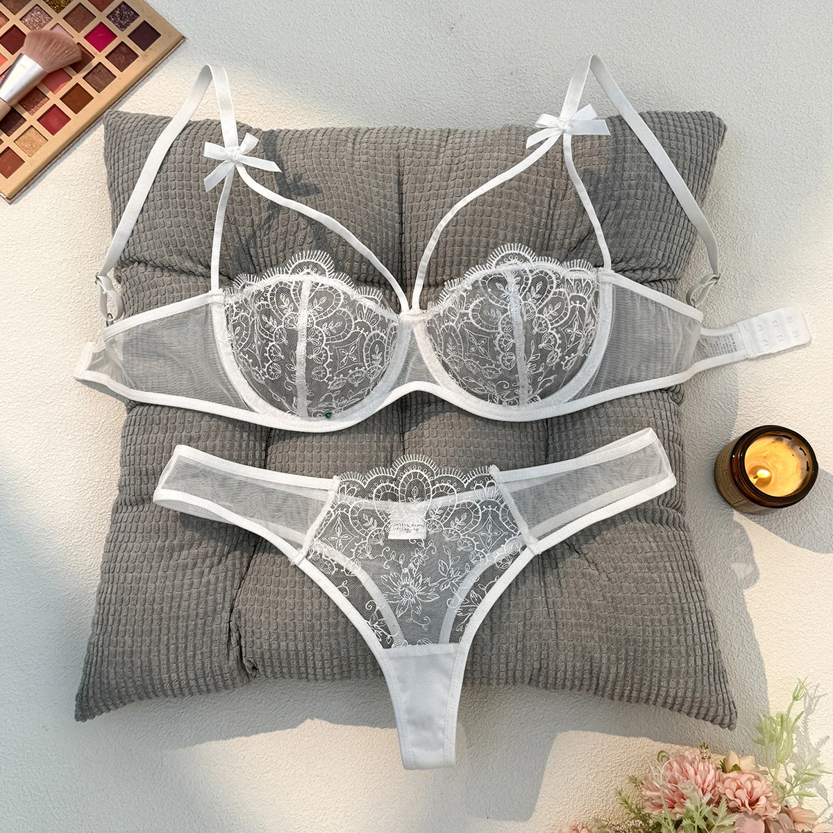 White sexy lingerie set, an experience of daily intimate life that is both pure and exudes allure ZA824057