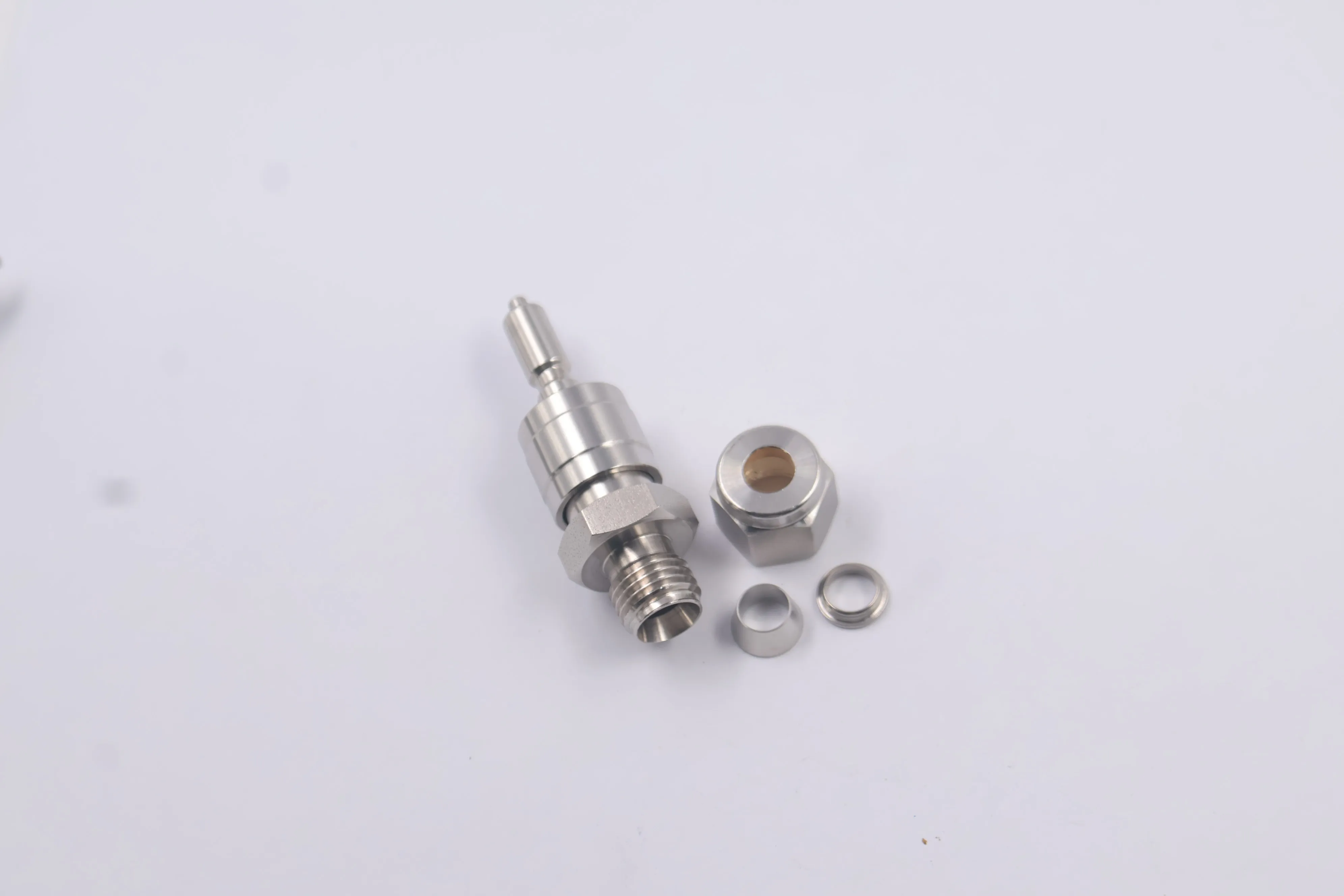 SS-QC6-D1-600, Stainless Steel Instrumentation Quick Connect Stem with Valve, 0.5 Cv, 3/8 in. Bulkhead Tube Fitting