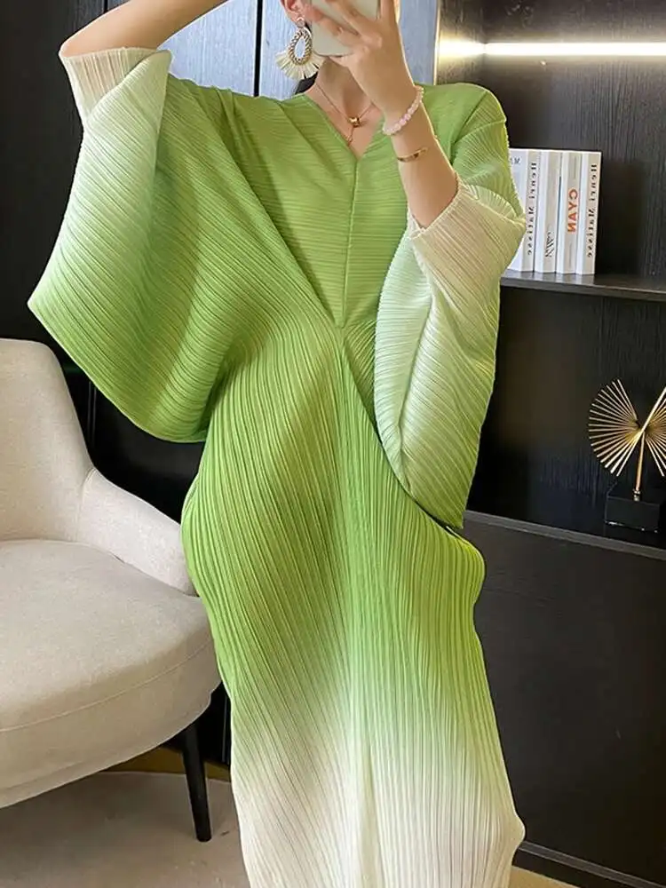 LANMREM Women's Gradient Pleated Dress V-neck Bat-sleeve Elegant Long Dresses Fashion Causal 2025 Summer New Clothing 2DE171 - Image 3