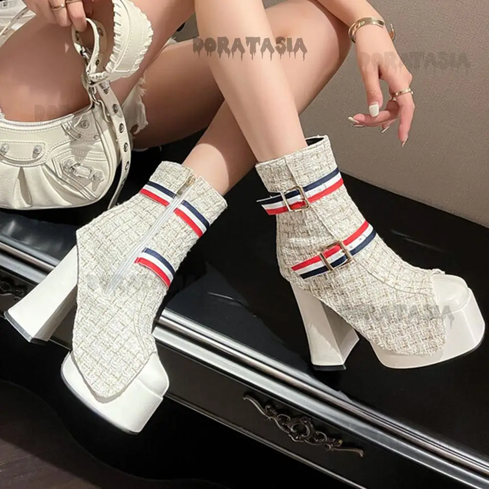 

Удобные женские ботинки на платформе и высоком каблуке, новинка, Модные ботильоны на массивном каблуке в британском стиле, повседневная женская обувь в стиле ретро с боковой молнией и пряжкой