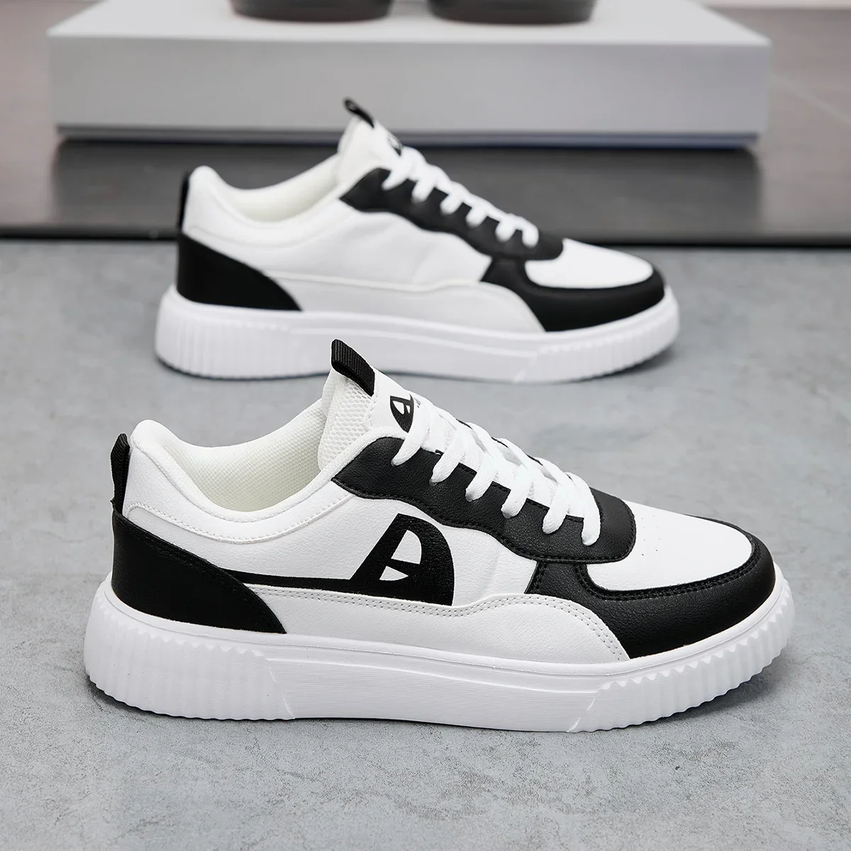 0818-white black