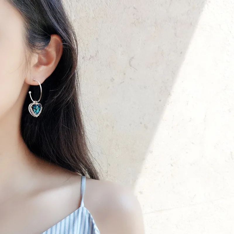 Fashion Heart Shaped Blue Rhinestones Earrings Women Exquisite Blue Zircon Love Earrings Pendientes Largos Mujer Originales