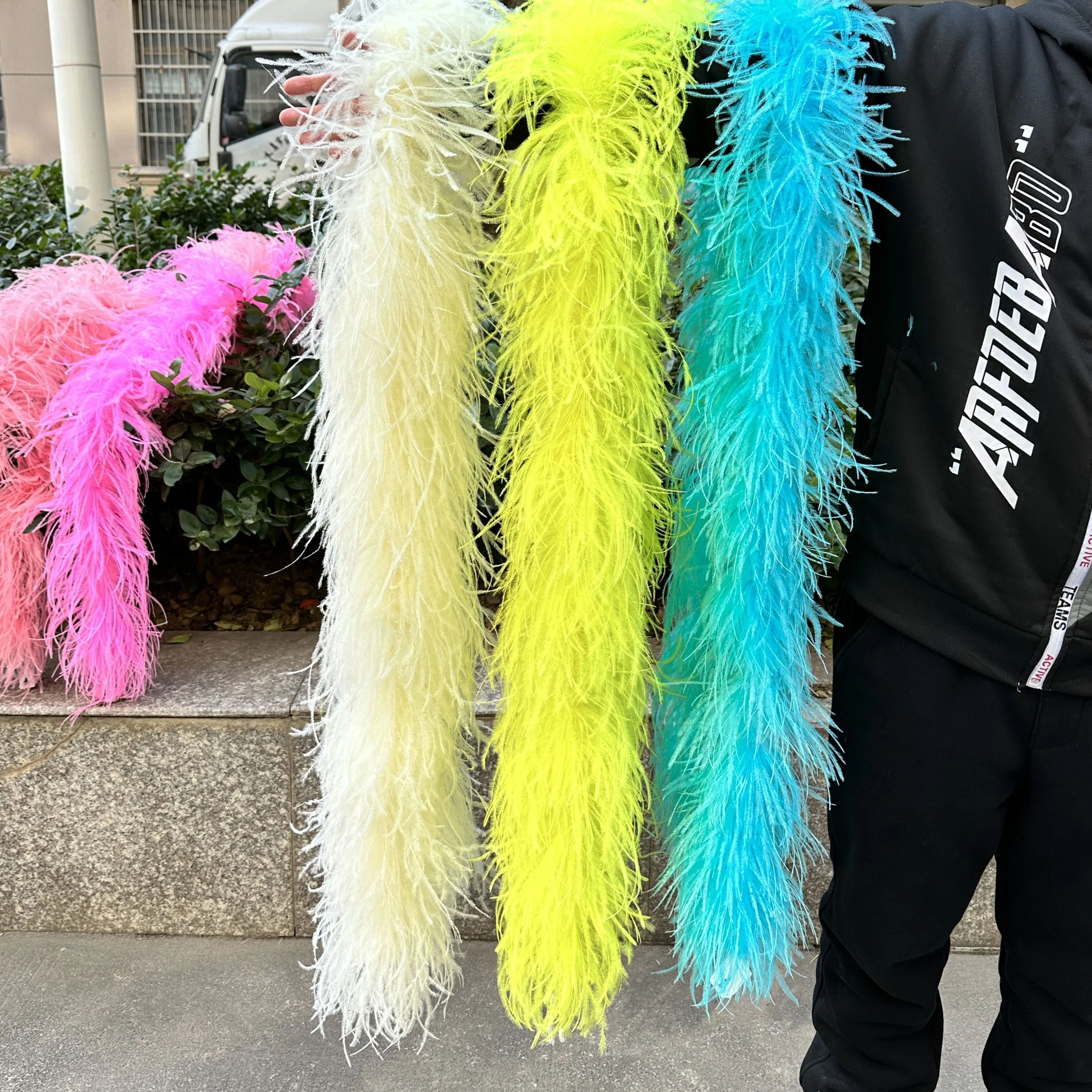 푹신한 타조 깃털 보아 염색 깃털 숄, 공예 바느질 코스튬 장식, 웨딩 파티 장식, 3, 6, 8, 10/26 레이어, 2 미터