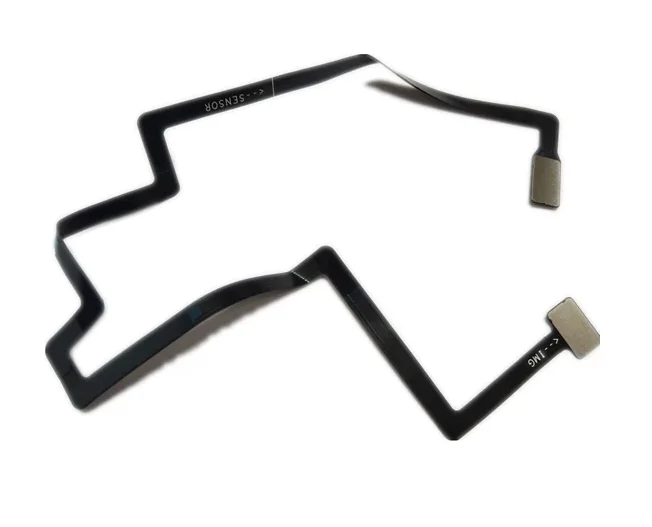 Gros plan sur le câble FPC ZINO000-81 pour Hubsan H117S ZINO/ZINO PRO, avec ses broches dorées.