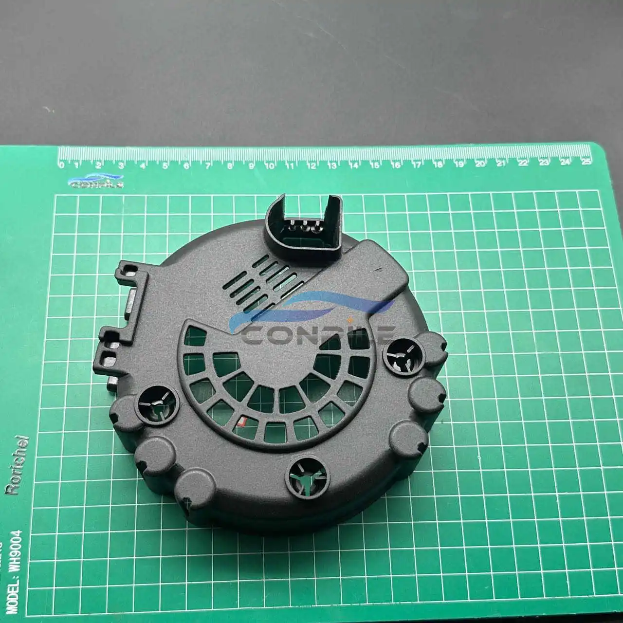 Suitable for Mercedes-Benz E300 BMW Matching Valeo Generator Cover Plastic Shell.