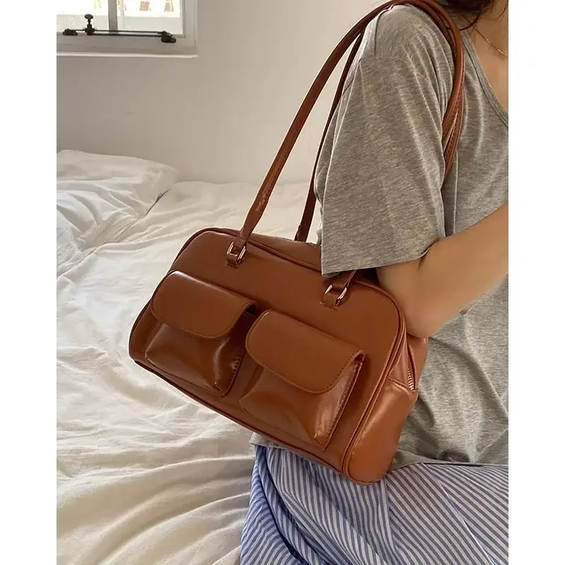 Texture and Fashion Handbag Women's Retro Design Underarm Bag Trendy and Versatile Large Capacity Commuting Shoulder Bag