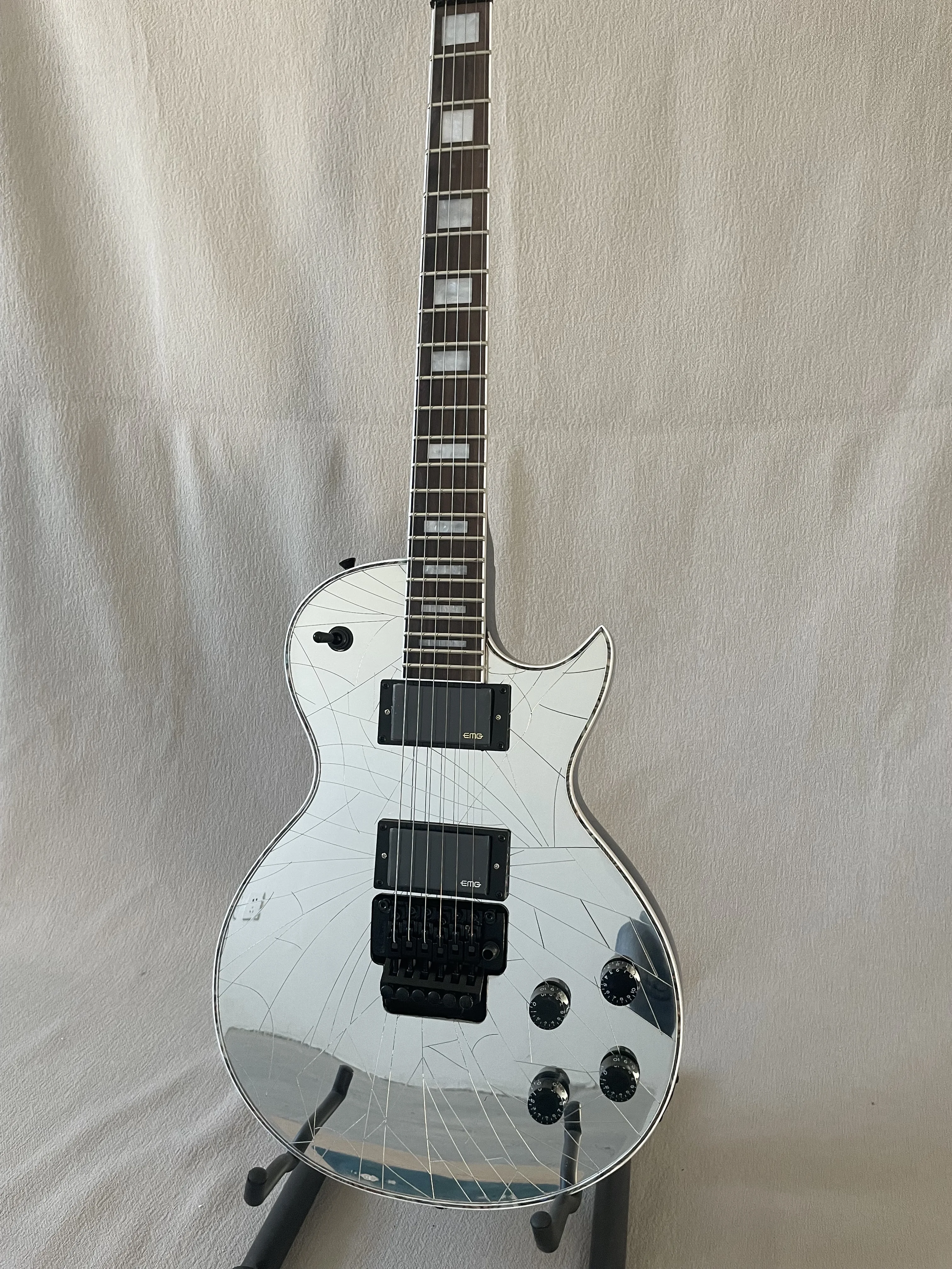 

High-end Custom Electric Guitar With Silver Super Cool Cracked Mirror Veneer