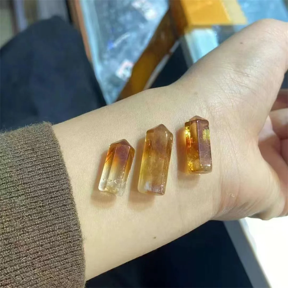 50pcs/lot Natural Citrine Hexagonal Pillar Rough DIY pendants Single-pointed energy columns 16-24mm Crystal clear color Bright