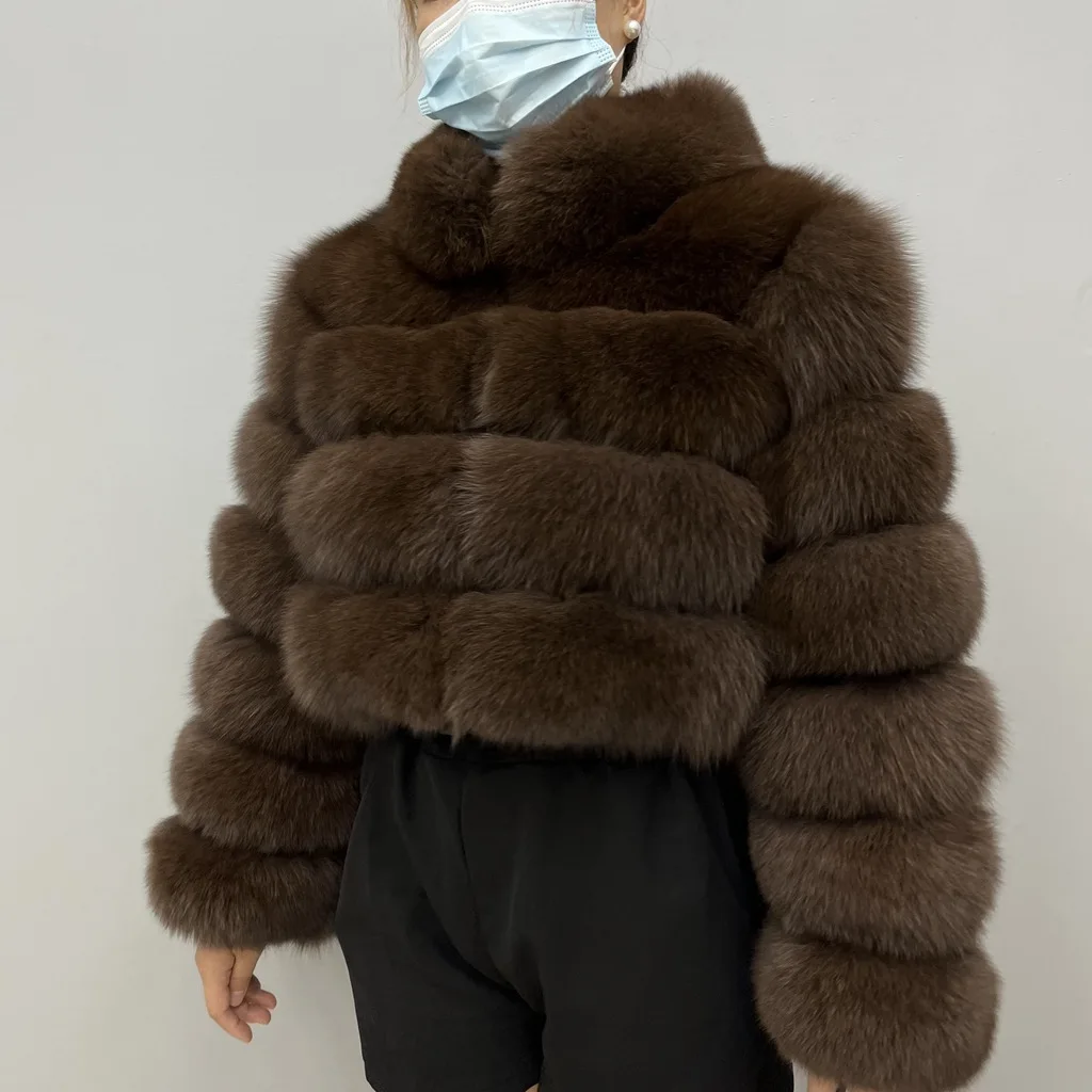 Рисунок 2 - Женское пальто из натурального меха лисы