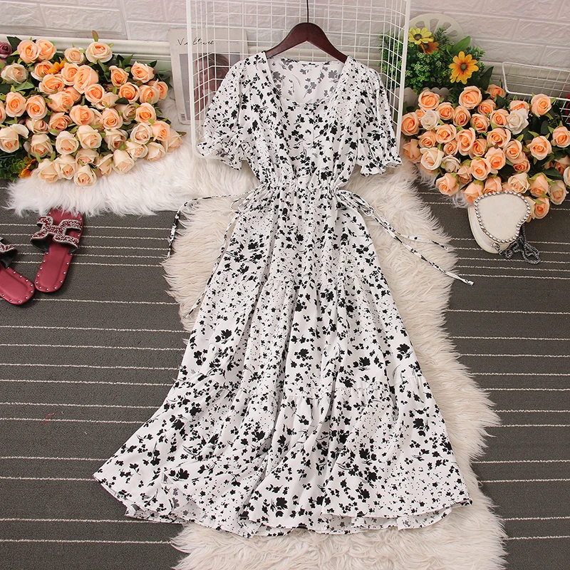 

French Vintage Bubble Sleeve Square Neck Fragmented Flower Summer Dress 2023 New Sweet Swing Long Dress Streetwear