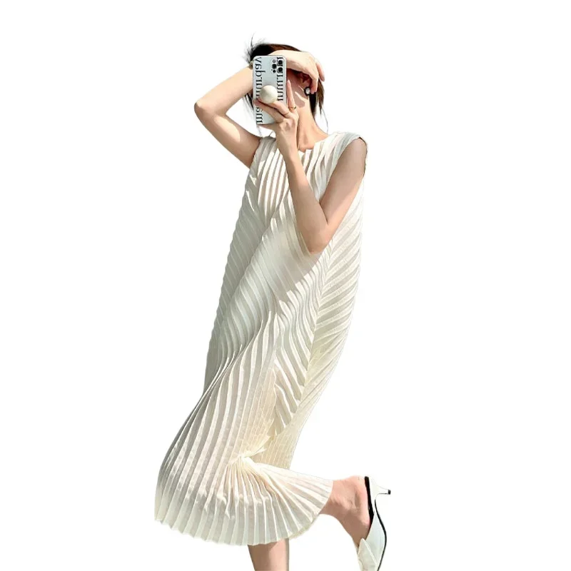 MIYAKE-プリーツノースリーブドレス,ラウンドネックのロング