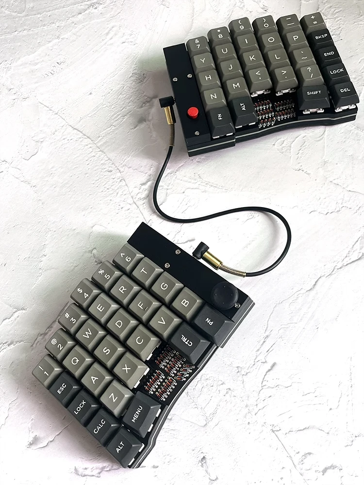 keyball61 完成品 自作キーボード 左右分割 ブラック スリムケース keyball61 完成品 自作キーボード 左右分割 ブラック スリム