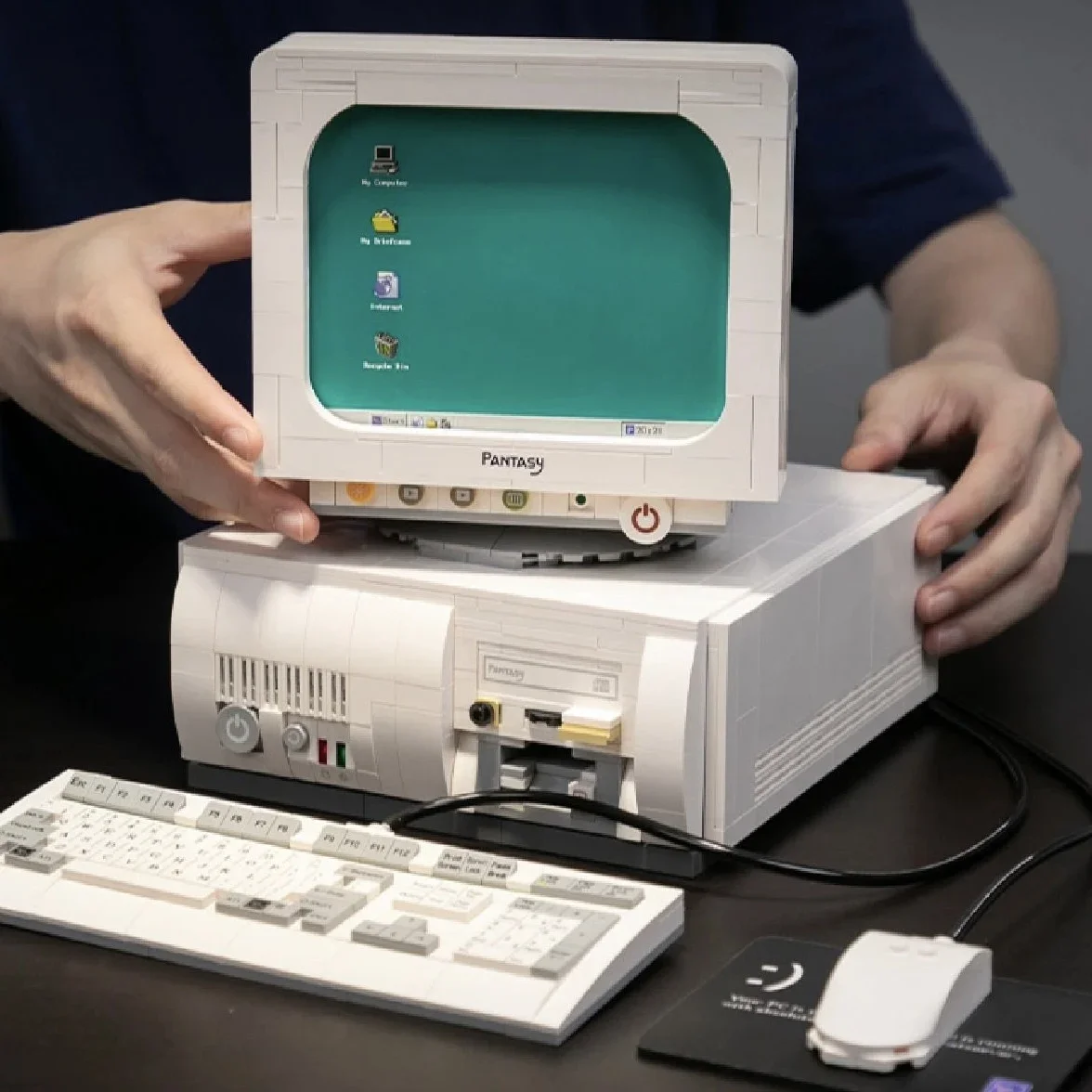 

Classics Old-fashioned PC Computer With CRT Display Screen Building Blocks Action Model Toys