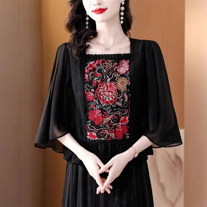 

Mom's Summer Fashion High End Retro Ethnic Style Silk Embroidery Breathable Shirt Women's Top Bat Sleeve Chiffon Shirt Z1310