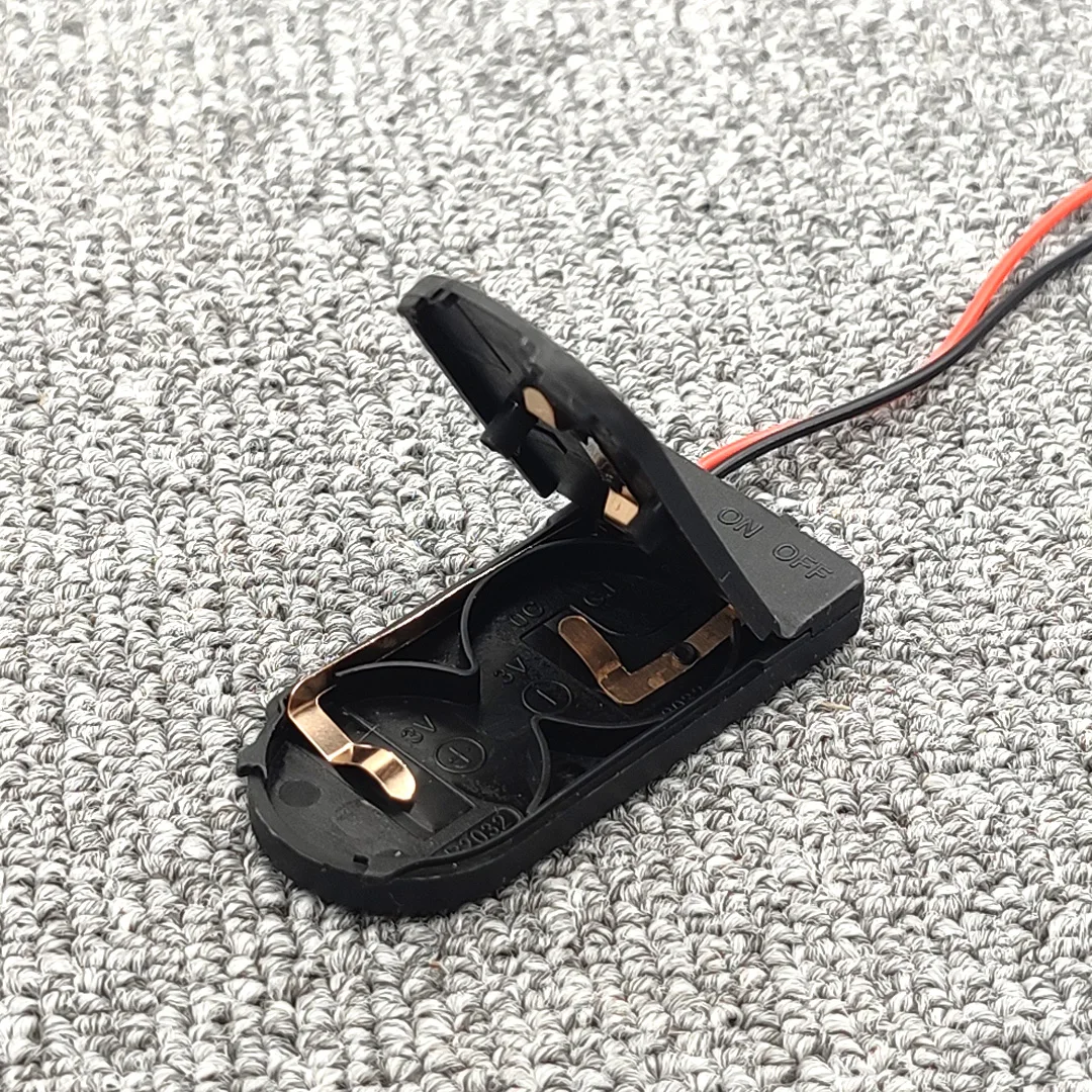 1 Stück 6 V Batterie-Aufbewahrungsbox 2 x CR2032 Knopfbatterie-Halter mit EIN/AUS-Schalter für DIY-Modellbau, die die Lichter verbinden – Detail 3