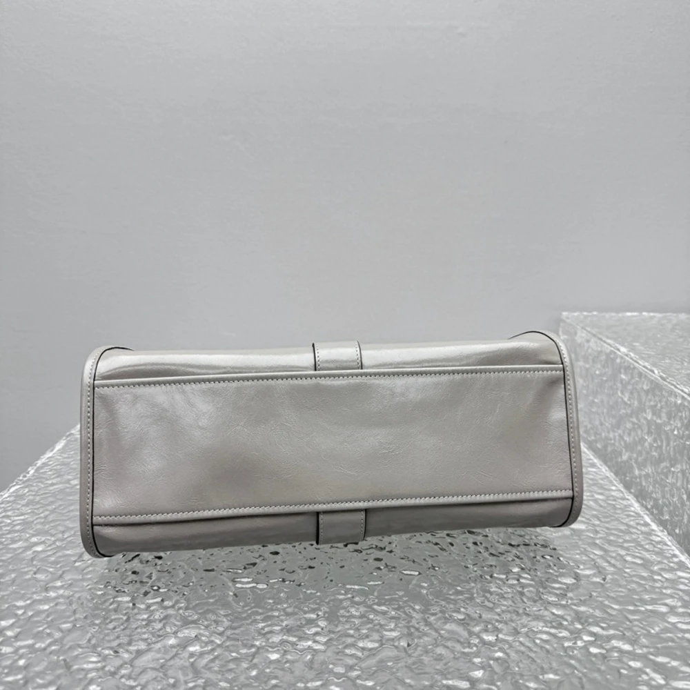 High Quality Designer Handbags for Women Luxury Tote Bags Fashion Shoulder Purse Famous Brand Elegant and Durable, view 4