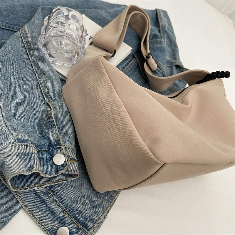 Winter New High Quality Women's Bag Youth Fashion Trend Versatile Shoulder Bag Lightweight and Large Capacity Crossbody Bag