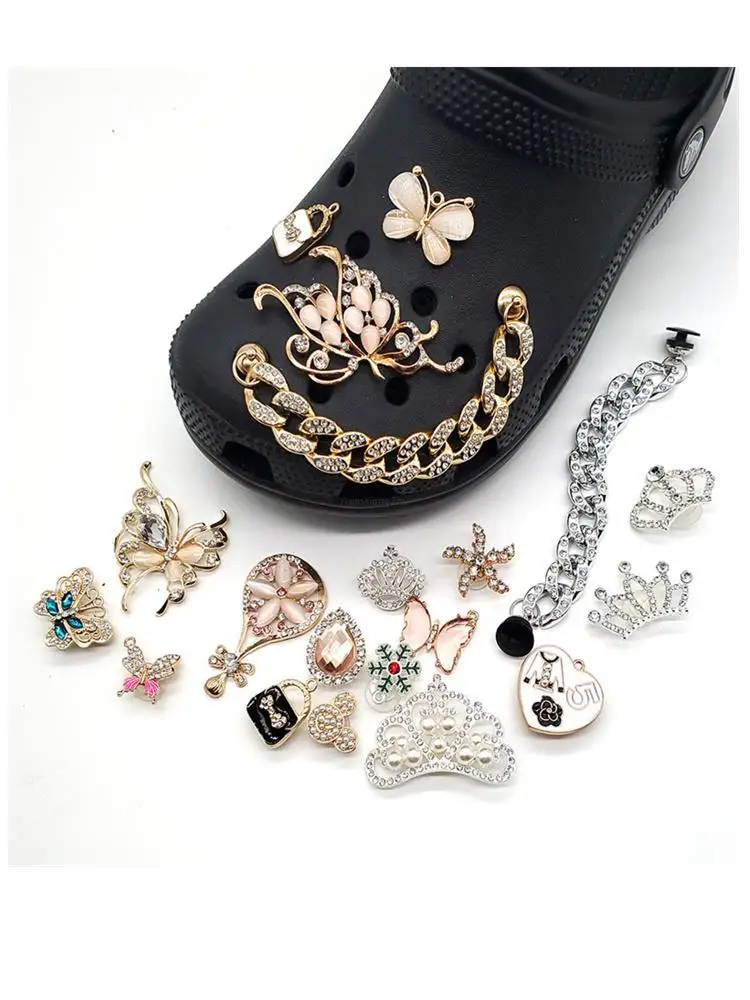

Fashion Shoes Charms Designer Charms Bling Rhinestone Girl Gift Glow Clog Decaration Metal Love Butterfly Accessories