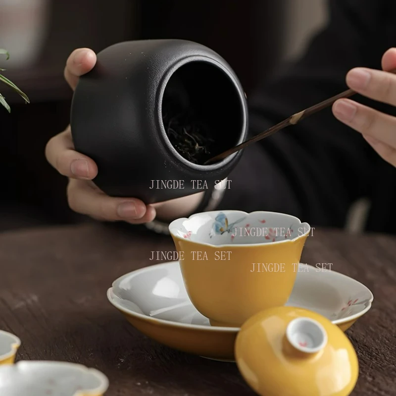 Small ceramic tea can, portable for office and home use, green tea Longjing tea moisture-proof sealed storage can