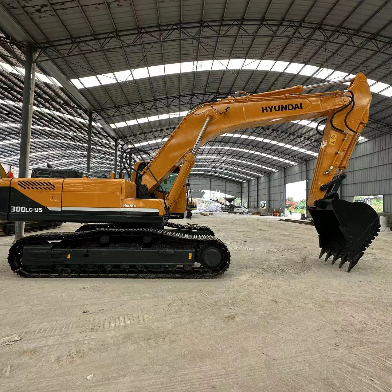 Низкая цена, экскаватор Hyundai 300 Robex300LC-9S