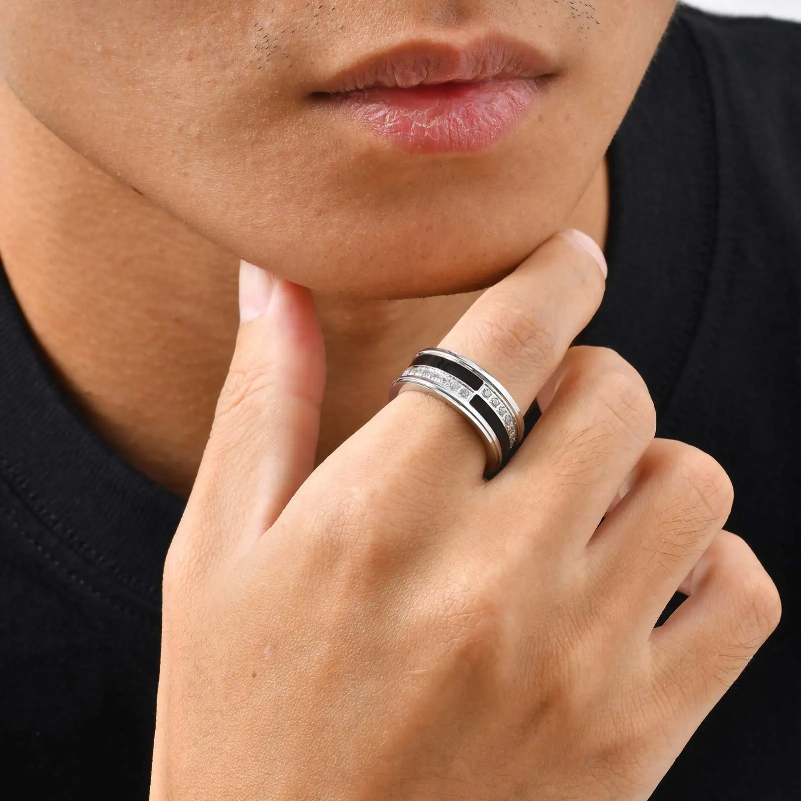 Stilvoller schwarzer Emaille-Ring für Männer, lässiger AAA-weißer CZ-Stein, minimalistischer Ehering aus Edelstahl, Geschenk – Detail 3