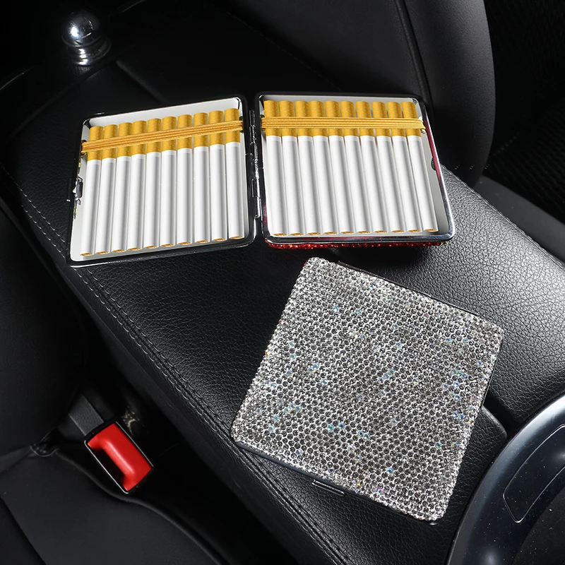 Crafteza - Stunning Chanel sliding cover cigarette case.