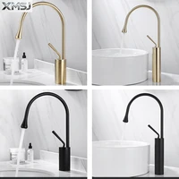 ก๊อกน้ำอ่างล้างหน้าสีทองขัดเงา ก๊อกน้ำสีดำแบบติดตั้งบนเคาน์เตอร์ ก๊อกน้ำอ่างล้างหน้าแบบผสมน้ำร้อนน้ำเย็น ก๊อกน้ำทองเหลืองสำหรับห้องน้ำ 5