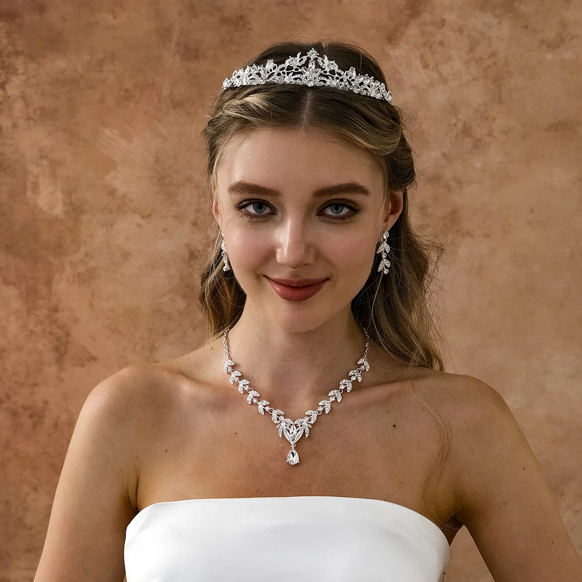 Silber Luxus Perle Damen Krone Zarte Strass Blume Tiara Haarband Urlaub Party Schmuck Haarschmuck Als Geschenk – Detail 9
