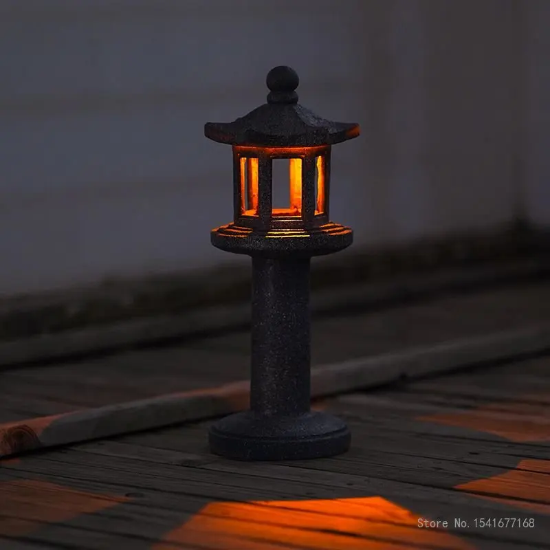 Resin Imitation Stone Tower Statue Lamp, New Chinese Palace Retro Solar Energy Lamp, Garden Landscape Lawn Lamp